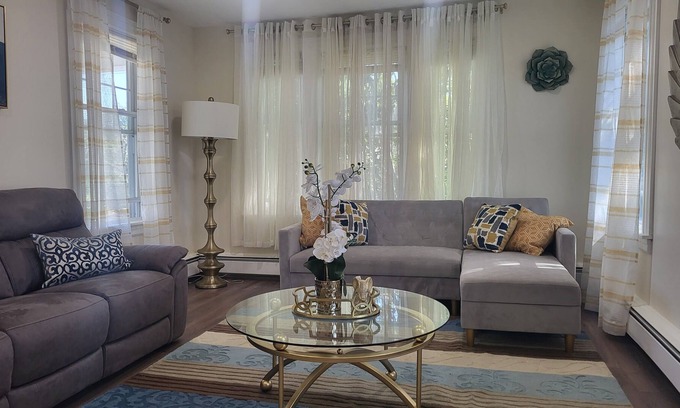 Mount Pleasant Apartment | Amazing 2nd Floor 3-Bedroom with Modern Amenities