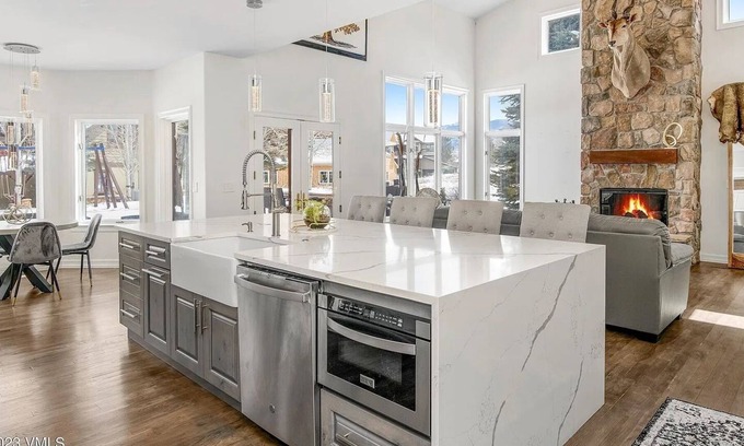 Gypsum House | Amazing 3 Level home