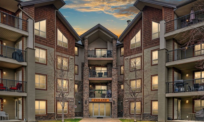 East Kootenay Condo | AMAZING 3Br Condo | Heated Pool & Hot Tub | Hm Theatre | Fire Table | Pool Table