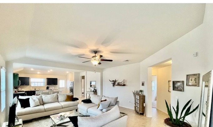 Austin Apartment | Amazing and Modern 4bedroom in SE Austinn