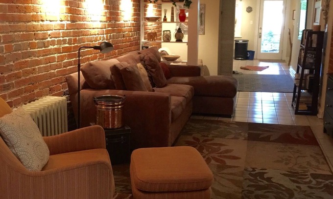 Mount Pleasant Apartment | Amazing apartment with outside space, ideally situated, w/easy access to all DC