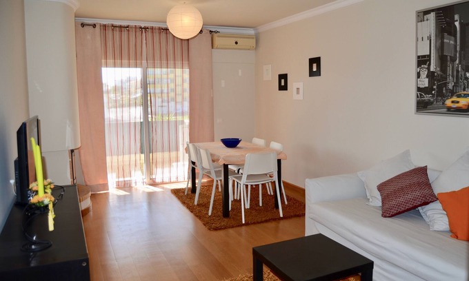 Montenegro House | Amazing apartment, WiFi, near Faro airport and Beach!
