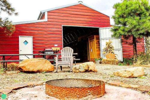 Monticello House | Amazing Barn with Barbecue in Monticello, Utah