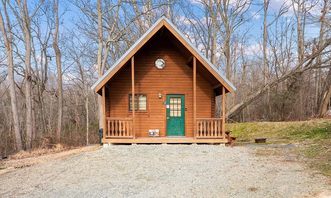 North East Resort | Amazing Getaway: Enjoy our Cozy Log Cabins on the Chesapeake Bay at Sandy Cove