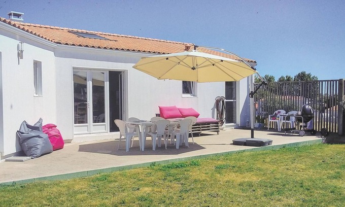 Saint-Michel-en-l'Herm House | Amazing home in St. Michel en l'Herm
