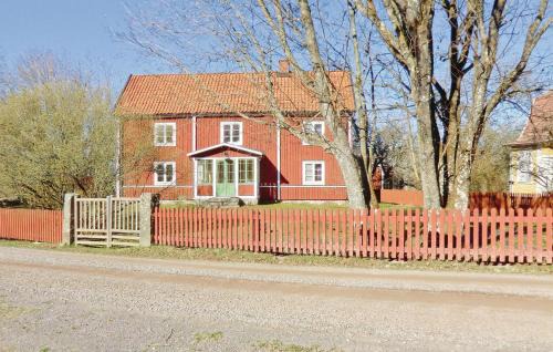 Kopparfly House | Amazing Home In Örsjö With Wifi