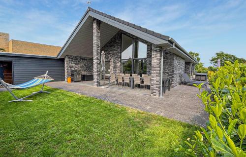 Grena Strand House | Amazing Home In Grenaa With Wifi