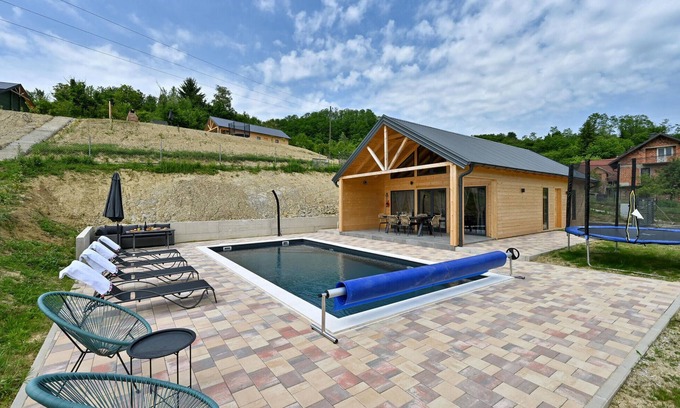 Krapinske Toplice House | Amazing home in Klokovec with WiFi