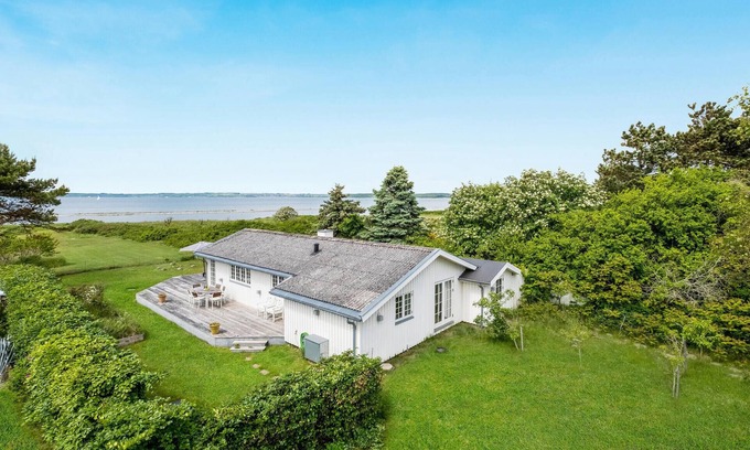 Knebel House | Amazing home in Knebel with WiFi