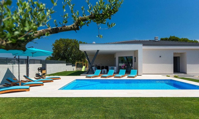 Mali Vareski House | Amazing home in Krnica