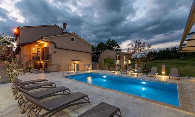 Pican House | Amazing home in Pican