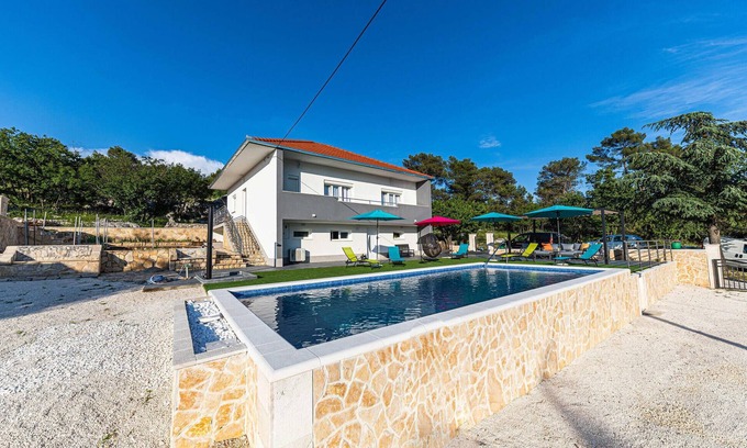 Labin House | Amazing home in Prgomet with WiFi