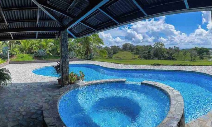 Colon Other | Amazing House Paradise