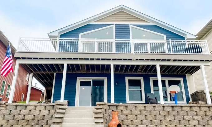Pine City House | Amazing Lake Home on Cross Lake - 60 Miles from the Twin Cities