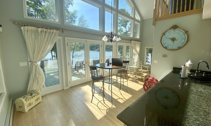Middlefield House | Amazing Lakefront Property