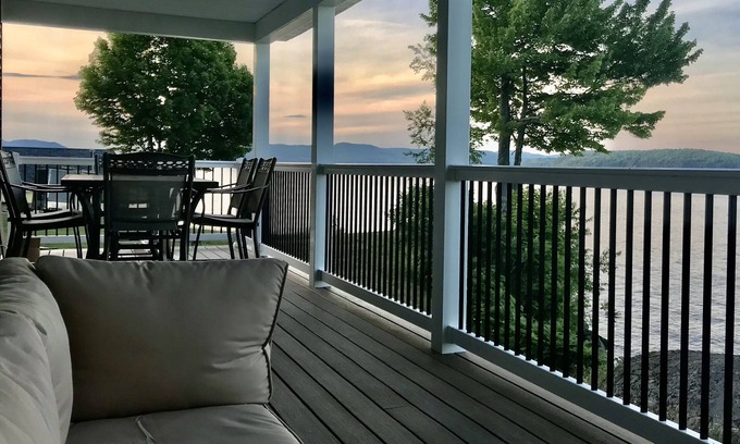 Newport Center House | AMAZING! LAKESHORE HOME w/DOCK; Sleeps 7