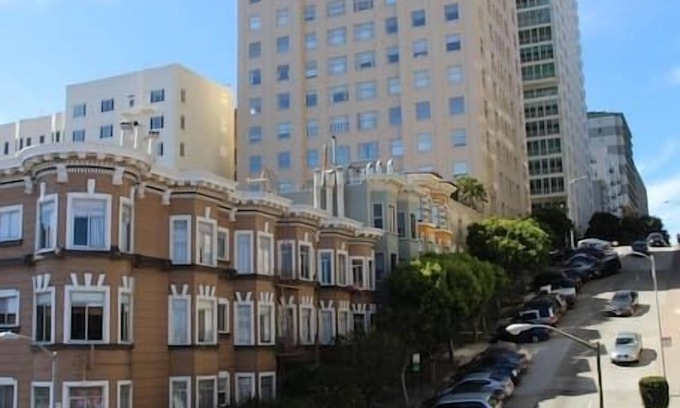 Lower Nob Hill Condo | Amazing Large Central Modern Flat - Great for Work + Families