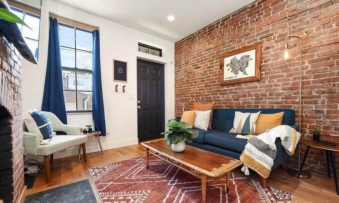 Lower Lawrenceville House | ★ Amazing Location ★ King Bed ★ Beautiful Space!