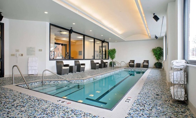 Old Port House | Amazing Location & Modern Comforts: Pool | Breakfast | 24h Gym | 2 Units