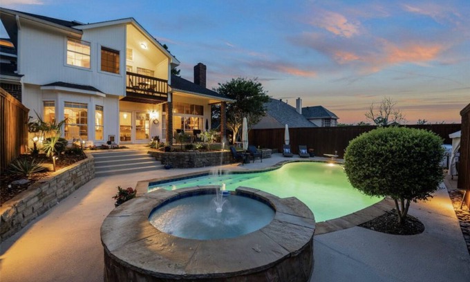 Rockwall House | Amazing Modern and Relaxing Home with Pool and HOT TUB HEATED!