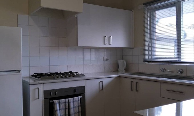 Kelmscott House | Amazing, neat and convenient holiday home