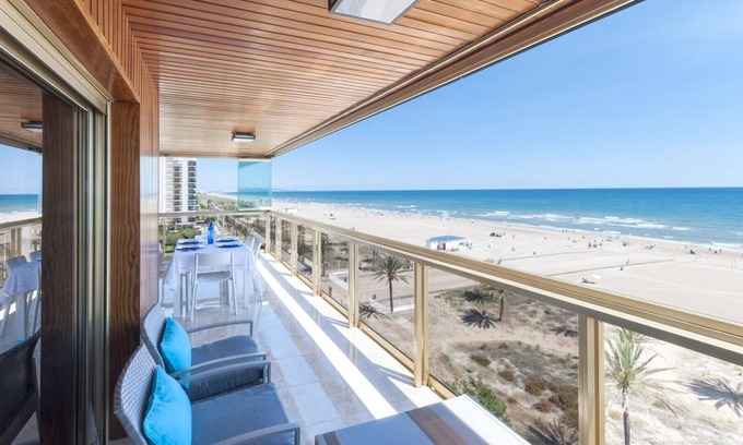 Grau i Platja Apartment | Amazing Oceanfront 3 Bedroom Condo