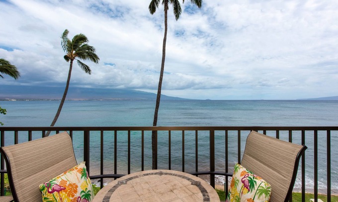 Maalaea Condo | AMAZING OCEANFRONT MAUI - Watch the whales right from the balcony