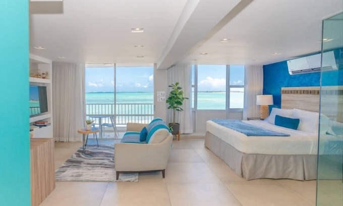 Isla Verde Condo | AMAZING Studio Beachfront Isla Verde