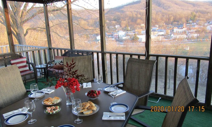 Buchanan House | Amazing view at The Overlook!