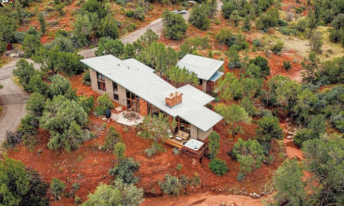 Sedona House | Amazing View Home with Hot Tub in Quiet Area surrounded by Pines and Red Rocks!