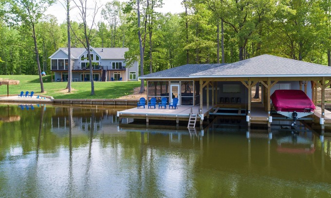 Mineral House | Amazing views! 500 ft waterfront - Awesome Boathouse & Private Beach -7 bedrooms