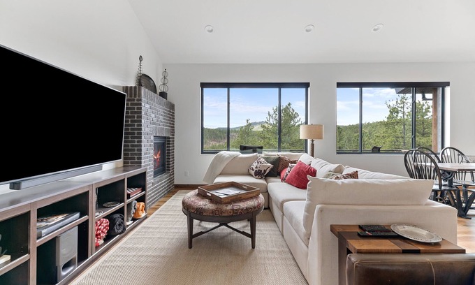 Hill City House | Amazing Views! Gorgeous New Home Near Hill City!