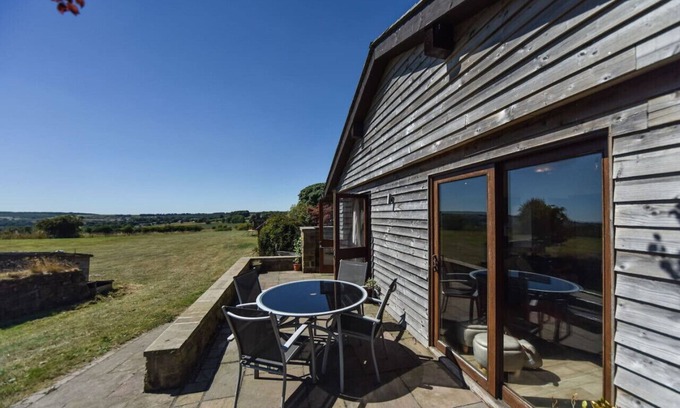 Ashover Cabin | Amber Cabin, sleeps 4, peaceful cabin in the Derbyshire Dales