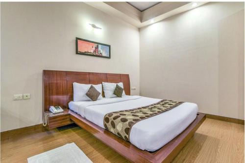 DLF Phase 3 House | Ambience Suites