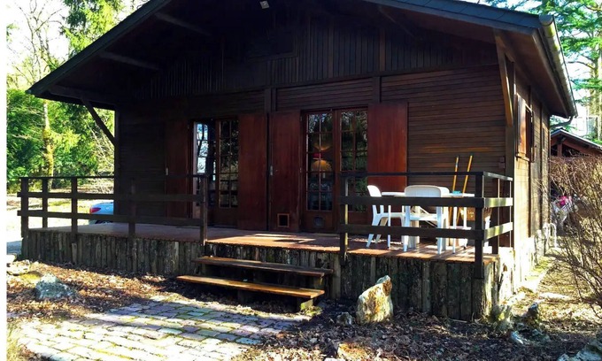 Saint-Martin-le-Beau Ski Chalet | Amboise and Chenonceau: Chalet with wood fire