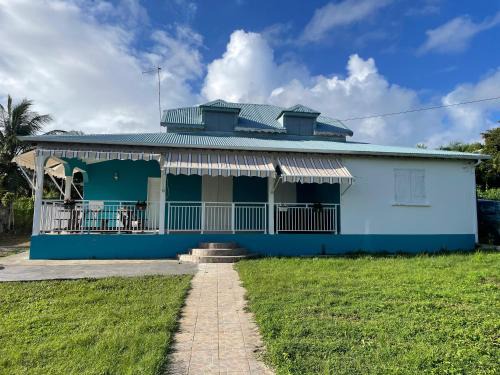 Sainte-Rose Apartment | Ameli'ber