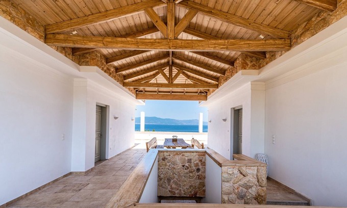Arkitsa Villa | Amelia Villa Collection