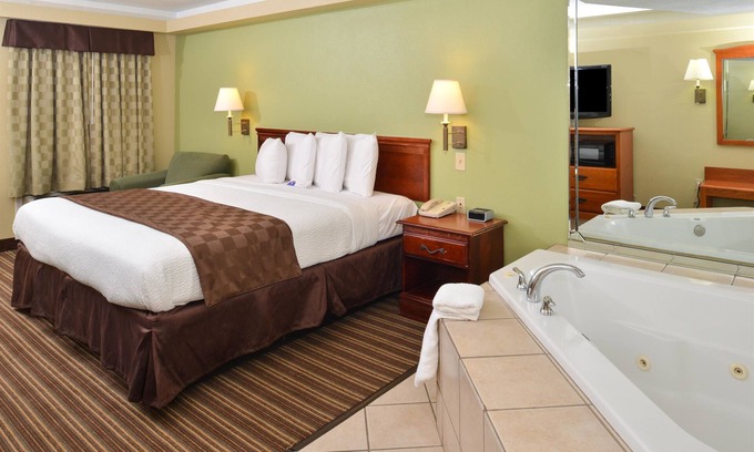 Little Rock Hotel | Americas Best Value Inn & Suites University Ave
