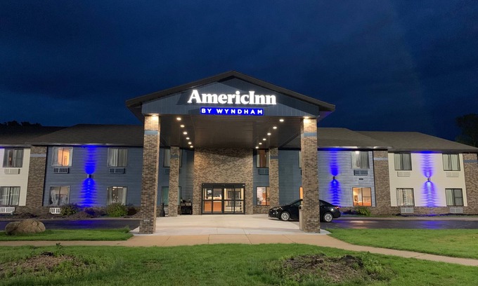 Prairie Du Chien Hotel | AmericInn by Wyndham Prairie du Chien