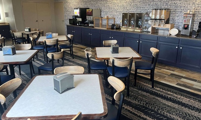 Viroqua Hotel | AmericInn by Wyndham Viroqua