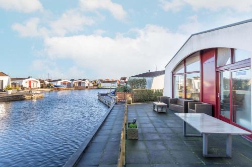 Lemmer House | AmicitiA