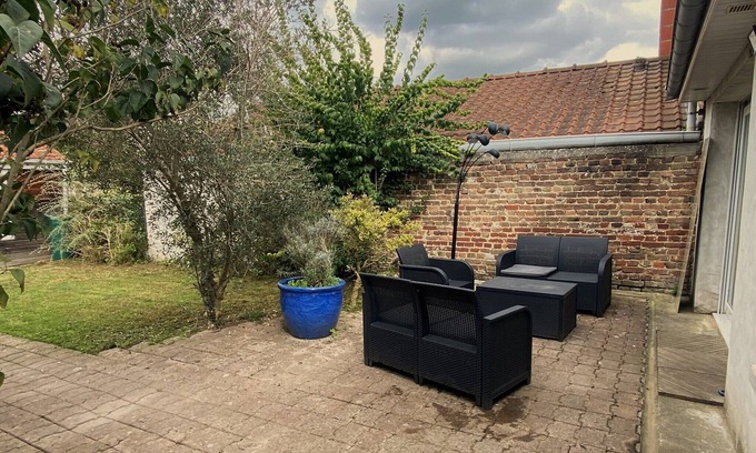 Cagny House | Amiens Maison 8p au Calme Beau Jardin