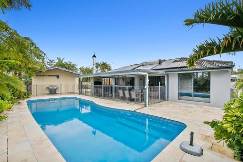 Sandstone Point House | Amity Place