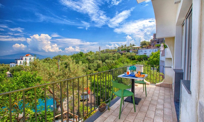 Priora Villa | AMORE RENTALS - Villa Tittina with Sea View and Parking