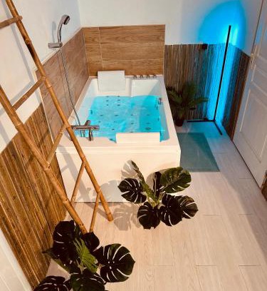 Rousson House | Amour l Romance l Chambre Secrète l Balnéo Massage