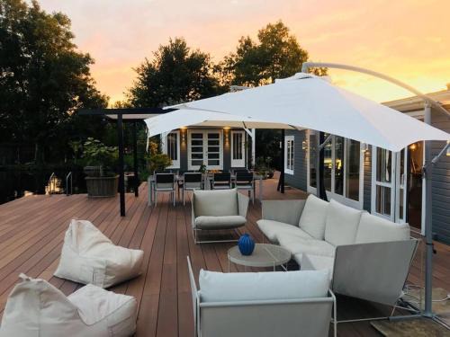 Vinkeveen House | Amsterdam lake area, super wifi island incl boat