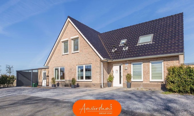 Zwanenburg House | Amsterdam Villa | 20+ Beds | Jacuzzi & Sauna