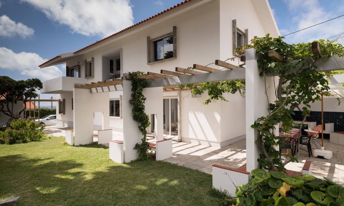 Praia das Macas House | An architectural and design gem from the seventies
