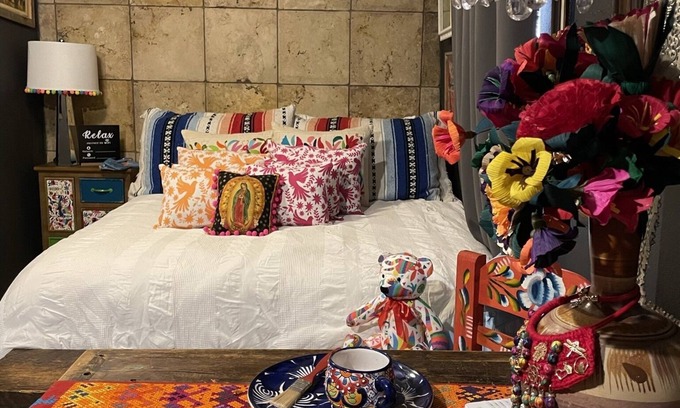 McAllen Apartment | An artist’s studio apartment showcasing Hispanic culture