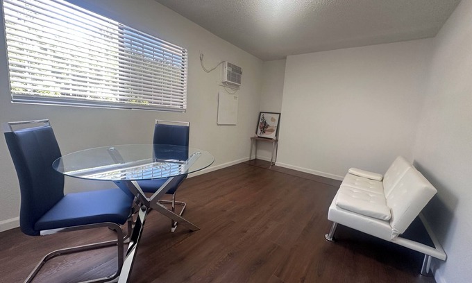 La Mesa Condo | An elegant, fully furnished guest house for 2-4 guest in San Diego